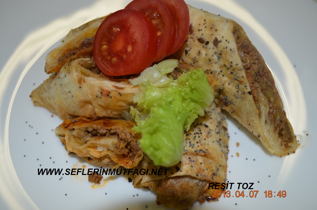 Kıymalı kol böreği