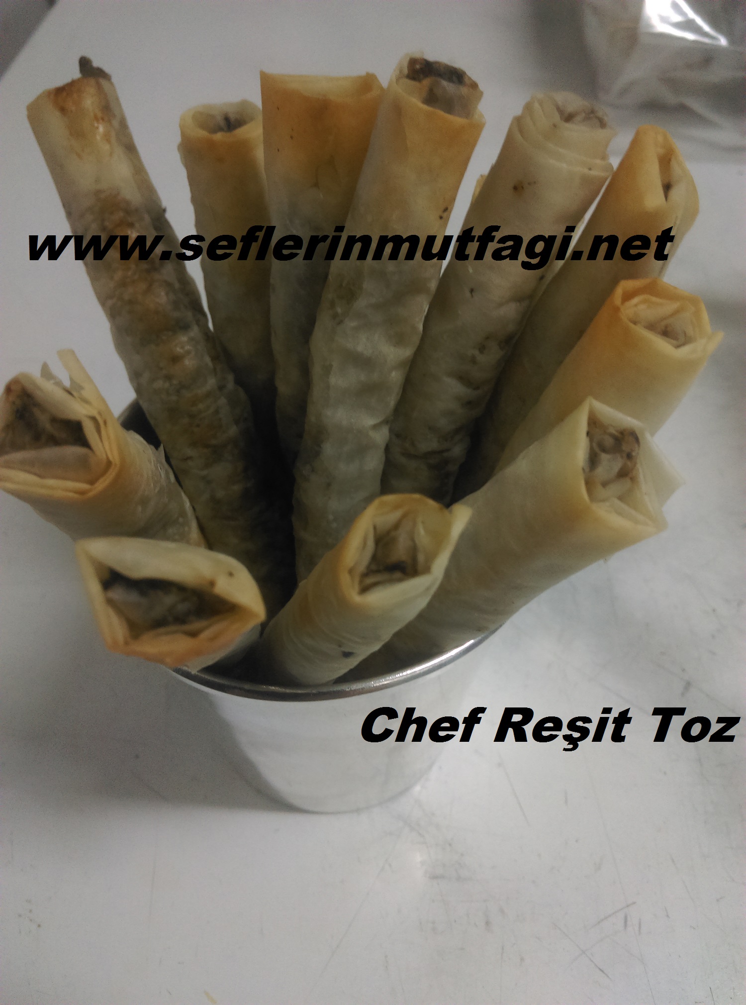 Mantarlı baklava yufkasından sigara böreği