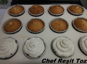 Meyveli cupcake